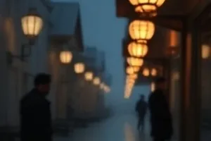 玻璃幕墙倒映的城市天际线，行人剪影